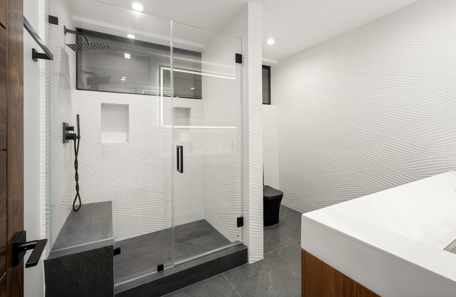 Frameless shower doors