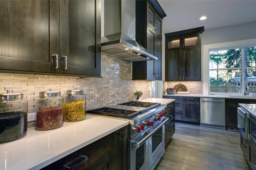 Best Paint for Kitchen Cabinets: Comparing the Top Paint Types for a Durable Finish