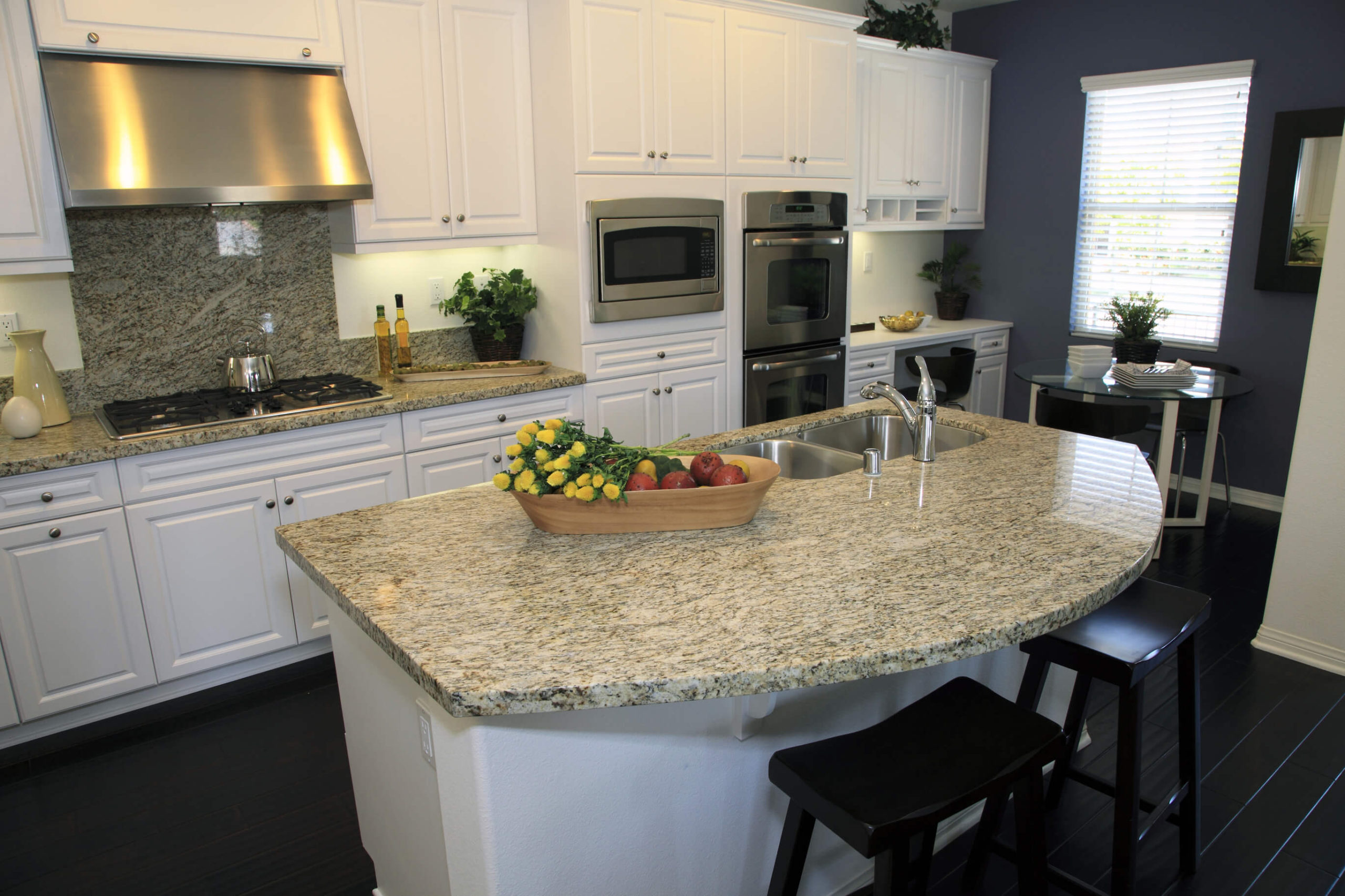 Best Paint for Kitchen Cabinets: Comparing the Top Paint Types for a Durable Finish