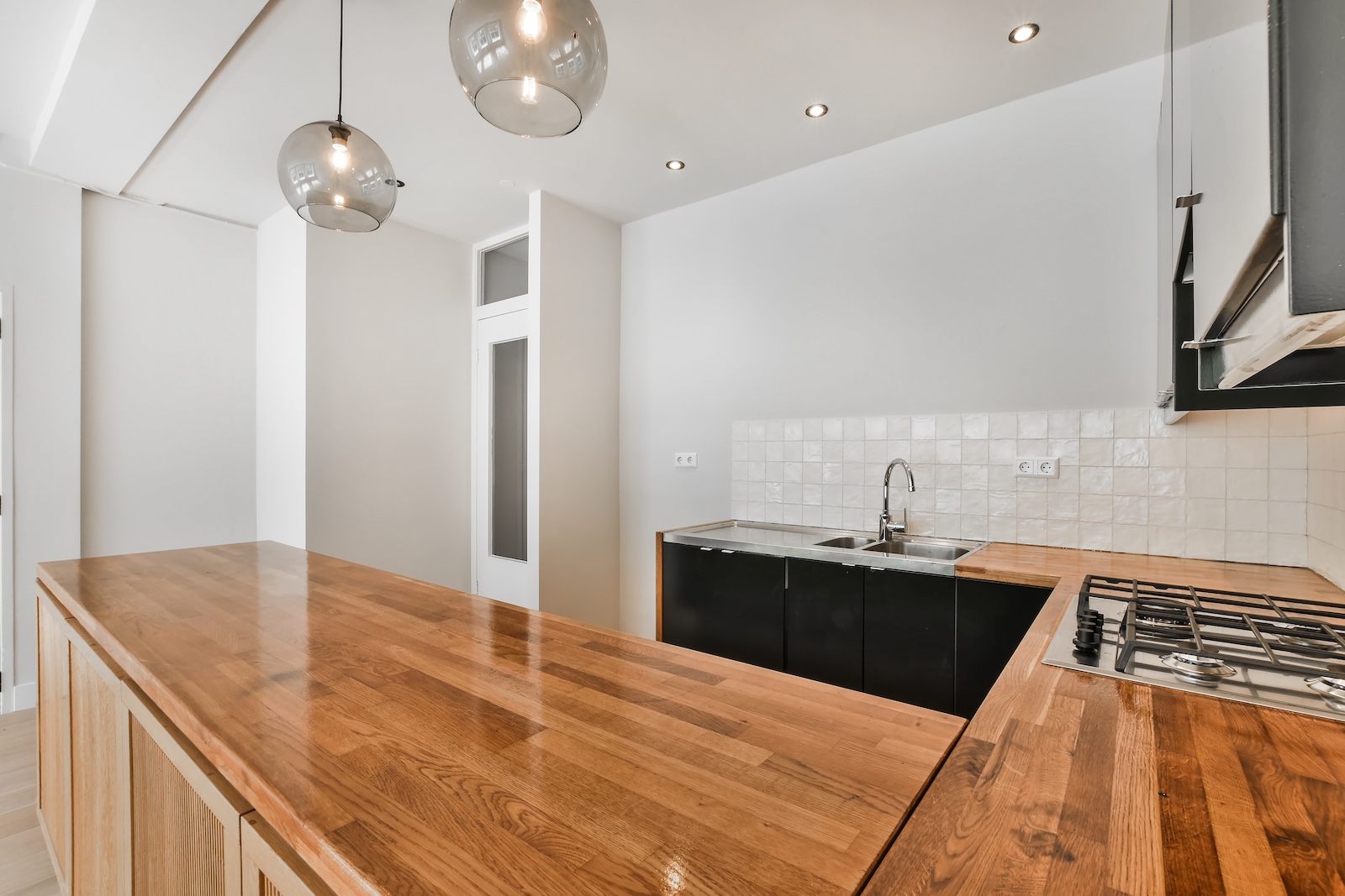 Compare the best countertop materials by durability, maintenance, heat resistance, cost, and style to find the right fit for your kitchen.