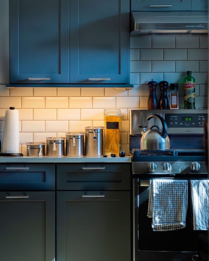 How to Clean Inside of Kitchen Cabinets: A Simple Step-by-Step Guide 